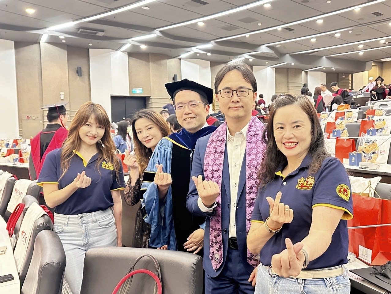 臺大PM在職碩士 112級撥穗典禮 ─ 校友會與你們同在！