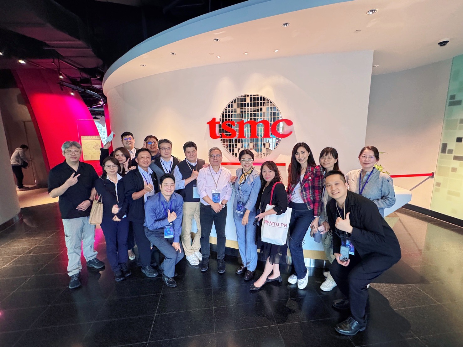 【AI啟程．創新未來】 台大進修推廣學院校友會 × CEO分享會 × PM校友 一日雙震撼